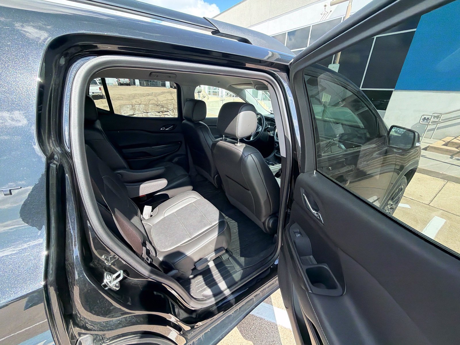 Used 2023 GMC Acadia SLT w/ Elevation Edition FWD image 22
