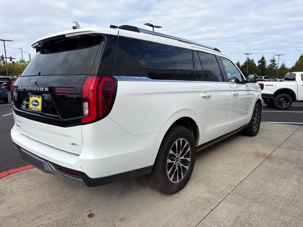 Used 2025 Ford Expedition Max Platinum AWD/4WD image 4