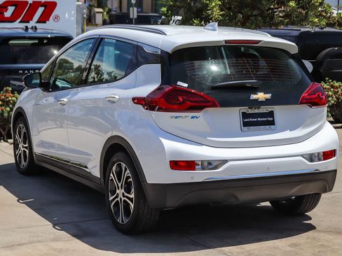 Used 2020 Chevrolet Bolt Premier w/ Infotainment Package FWD image 4