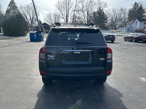 Used 2014 Jeep Compass Latitude w/ Sun/Sound Group image 4