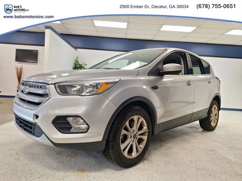 Used 2019 Ford Escape SE FWD image 1