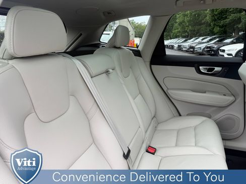 Used 2024 Volvo XC60 B5 Plus w/ Protection Package Premier AWD/4WD image 27