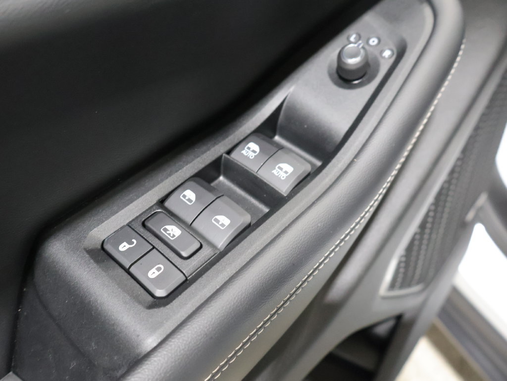 Used 2023 Jeep Grand Cherokee 4WD 4xe image 14