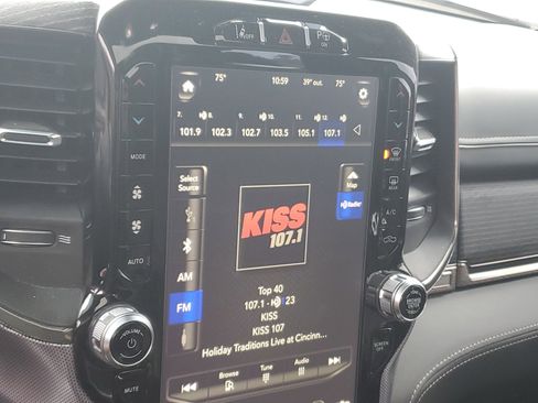 Used 2019 RAM 1500 Limited image 19