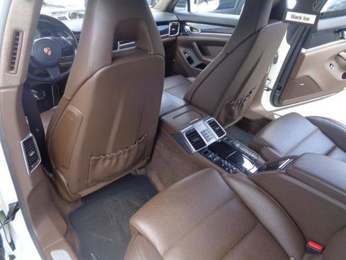 Used 2015 Porsche Panamera 4S Executive image 23