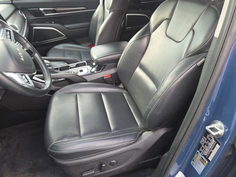 Used 2025 Kia Telluride S image 6