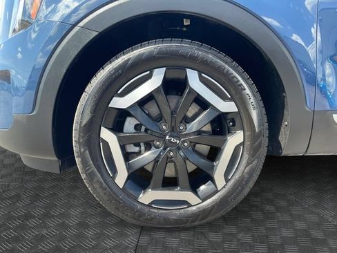 Used 2024 Kia Telluride EX w/ EX Captain's Chair Package AWD/4WD image 14