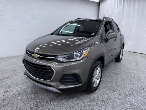 Used 2022 Chevrolet Trax LT w/ Driver Confidence Package AWD/4WD image 5