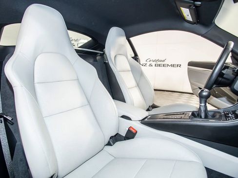 Used 2024 Porsche 718 Cayman S w/ Premium Package image 16