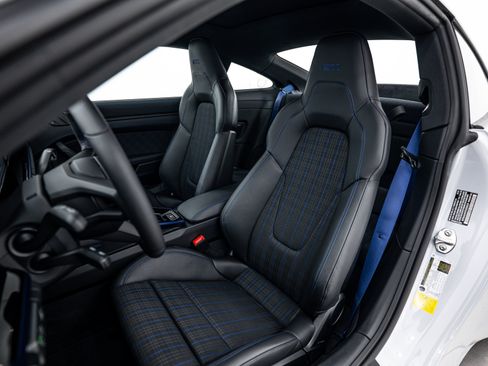 New 2026 Porsche 911 Carrera T image 5