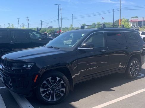 Used 2021 Jeep Grand Cherokee L Overland w/ Luxury Tech Group IV image 12