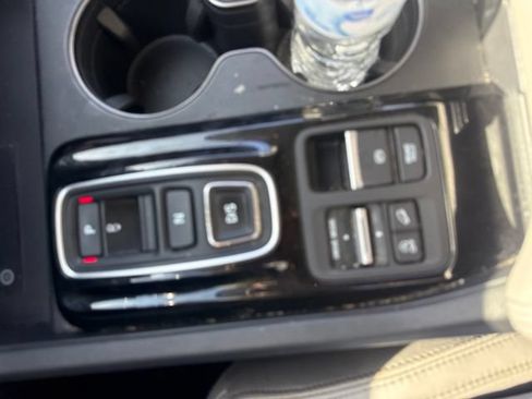 Used 2025 Honda Pilot EX-L image 15