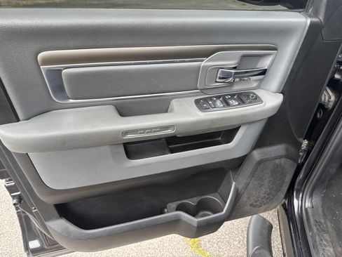 Used 2019 RAM 1500 Classic SLT RWD image 15