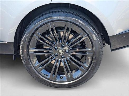 New 2025 Land Rover Range Rover SE image 10