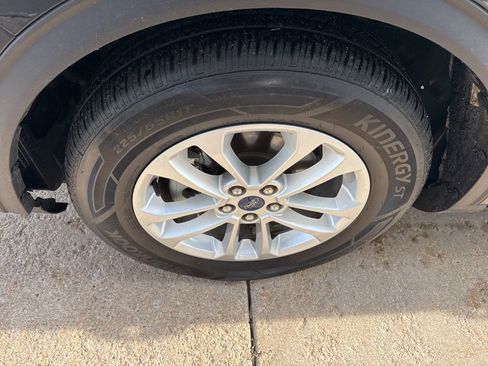 Used 2020 Ford Escape SE image 8