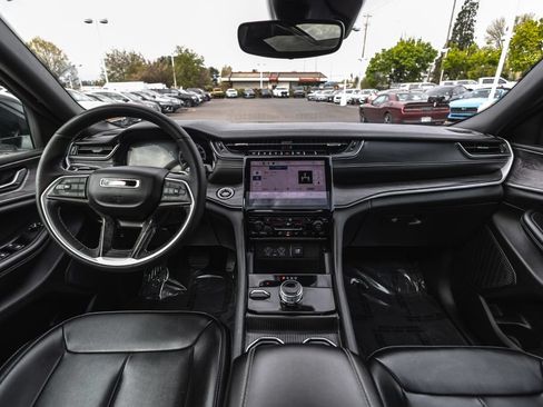 Used 2024 Jeep Grand Cherokee Limited AWD/4WD image 26