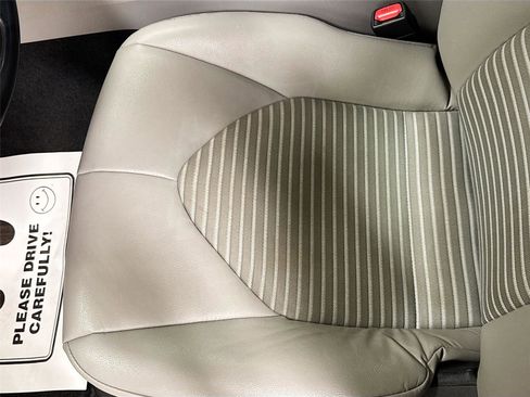 Used 2023 Toyota Camry SE image 18