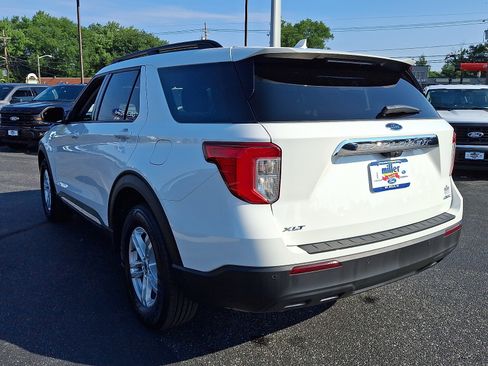 Certified 2023 Ford Explorer XLT AWD/4WD image 4
