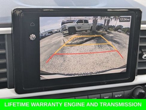 Used 2025 Hyundai Venue Limited FWD image 24