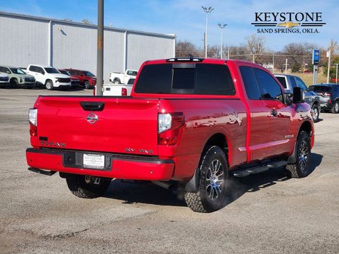 Used 2022 Nissan Titan SV w/ SV Utility Package image 5