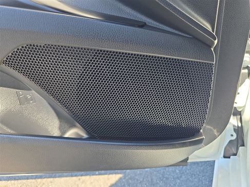 Used 2025 Toyota Camry SE w/ Convenience Package image 14