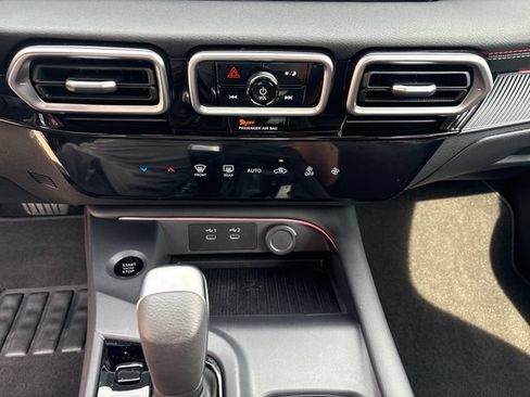 Certified 2026 Nissan Sentra SR w/ Floor Mat Package FWD image 18