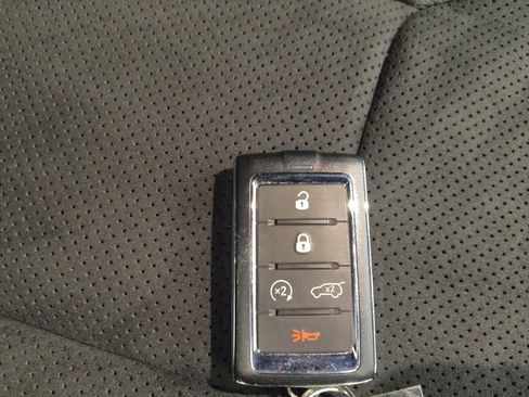 Used 2022 Jeep Grand Cherokee Trailhawk AWD/4WD image 32