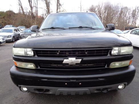 Used 2005 Chevrolet Tahoe Z71 w/ Preferred Equipment Group image 2