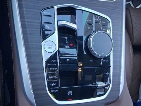 Used 2026 BMW X5 xDrive50e w/ M Sport Package AWD/4WD image 11