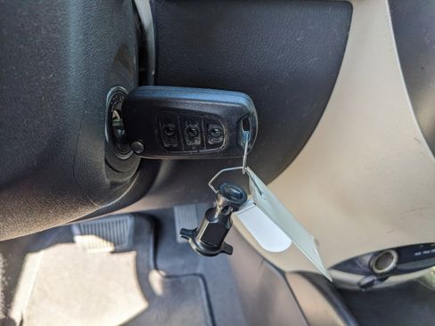 Used 2011 Kia Soul ! FWD image 28
