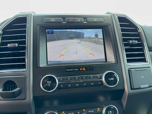 Used 2021 Ford Expedition XLT RWD image 24