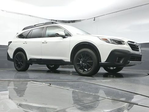 Used 2022 Subaru Outback Limited image 42