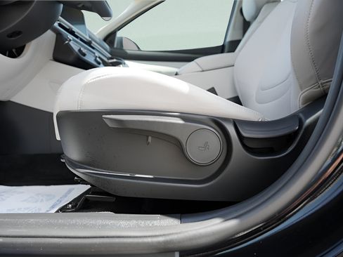 Certified 2025 Hyundai Tucson SE FWD image 21