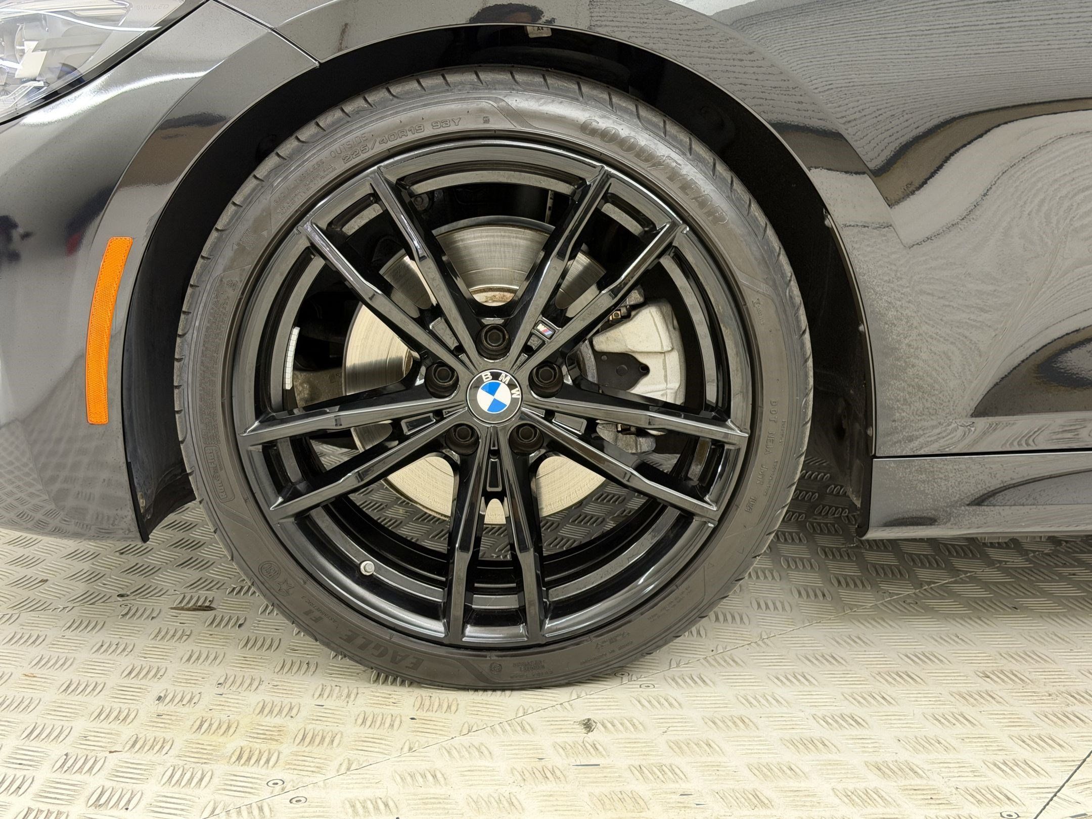 Certified 2022 BMW 330i Sedan w/ M Sport Package RWD image 13