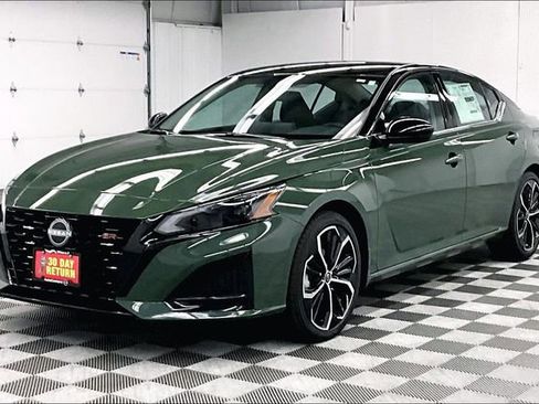 New 2026 Nissan Altima 2.5 SR FWD image 3