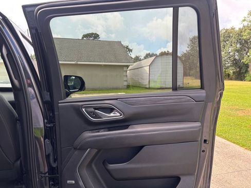 Used 2023 GMC Yukon XL SLT w/ SLT Luxury Package RWD image 18
