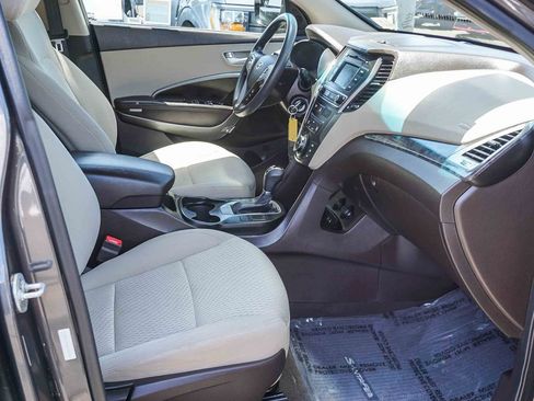 Used 2017 Hyundai Santa Fe Sport FWD image 13
