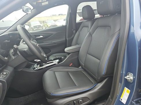 Used 2025 Buick Envista Sport Touring w/ Convenience I Package image 18