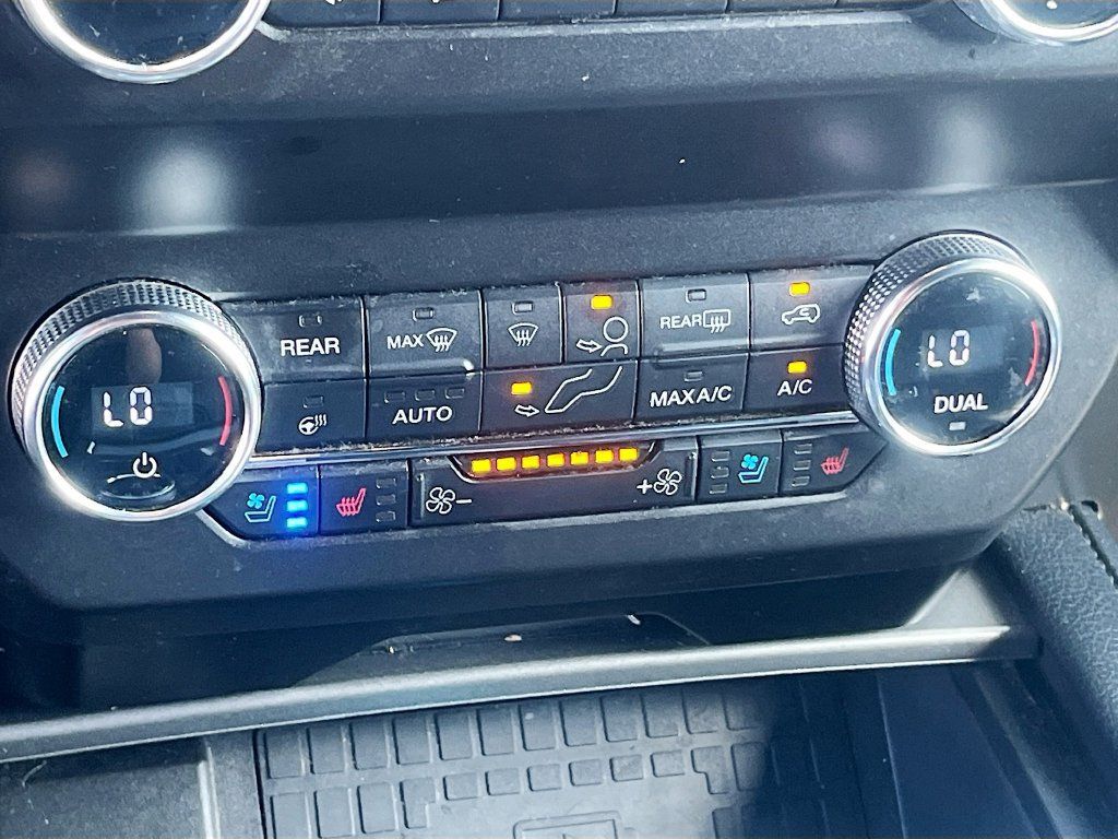 Used 2019 Ford Expedition Max XLT w/ Equipment Group 202A RWD image 16