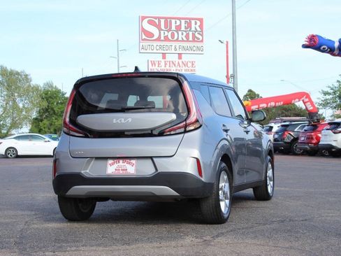 Used 2025 Kia Soul LX w/ LX Technology Package FWD image 4