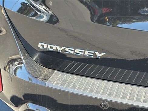 New 2026 Honda Odyssey Touring image 12