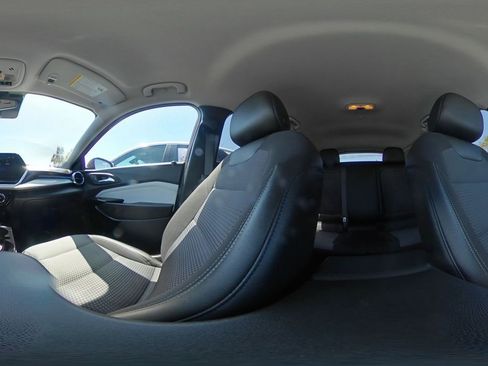 Used 2025 Chevrolet Trax LT FWD image 43