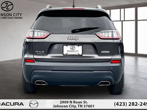 Used 2019 Jeep Cherokee Latitude Plus w/ Cold Weather Group AWD/4WD image 4