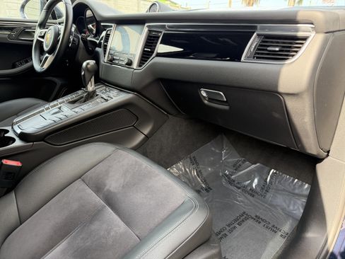 Certified 2017 Porsche Macan S image 16