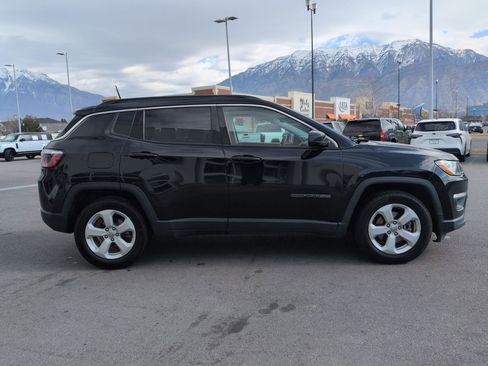 Used 2018 Jeep Compass Latitude w/ Cold Weather Group image 2
