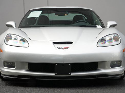 Used 2009 Chevrolet Corvette Z06 RWD image 7