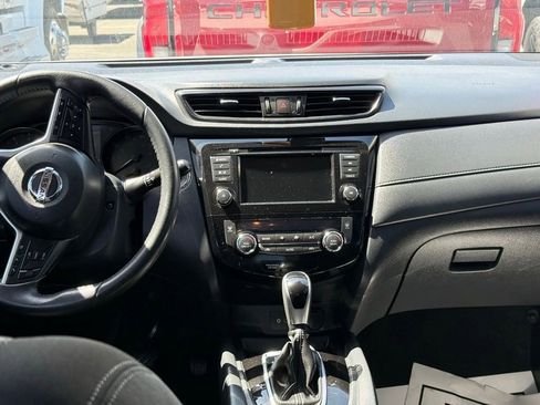 Used 2020 Nissan Rogue SV AWD/4WD image 8