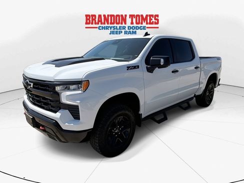 Used 2024 Chevrolet Silverado 1500 LT Trail Boss w/ LT Trail Boss Premium Package AWD/4WD image 1