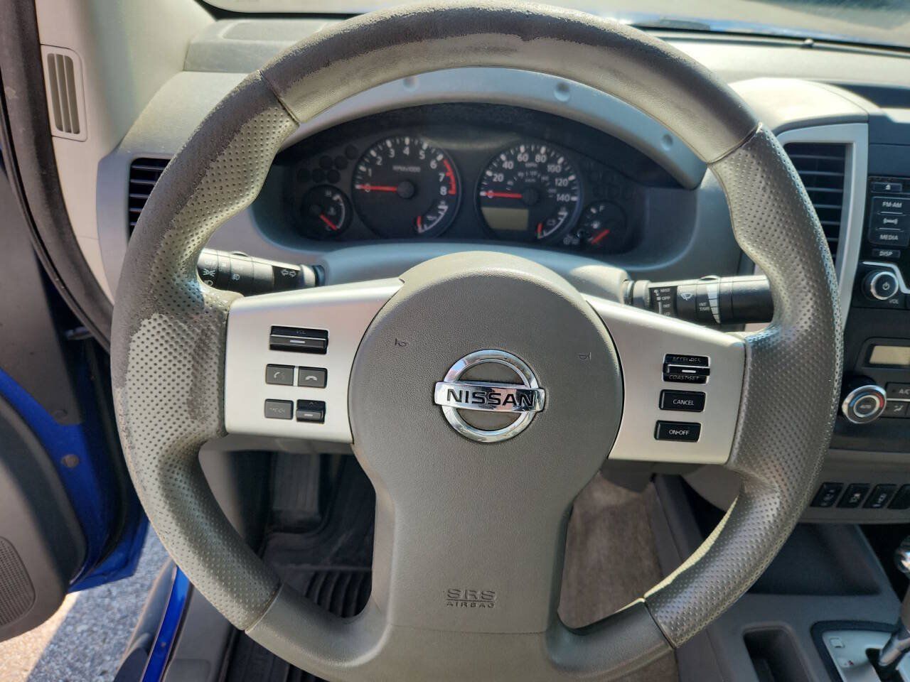 Used 2015 Nissan Frontier SV w/ SV Value Truck Package RWD image 13