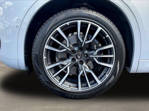 Used 2023 Maserati Grecale Modena AWD/4WD image 33
